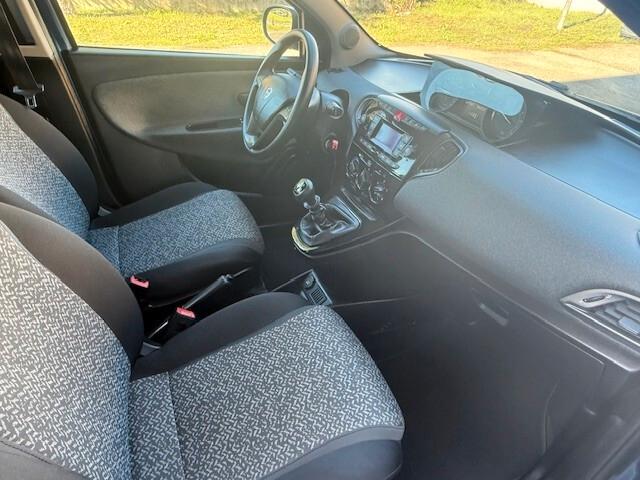 Lancia Ypsilon x neopatentati