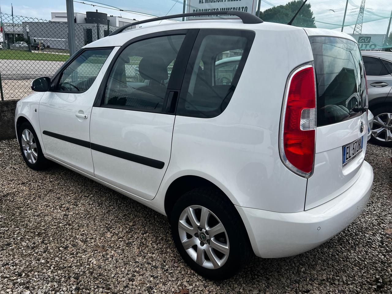 Skoda Roomster 1.2 TSI 86CV Scout