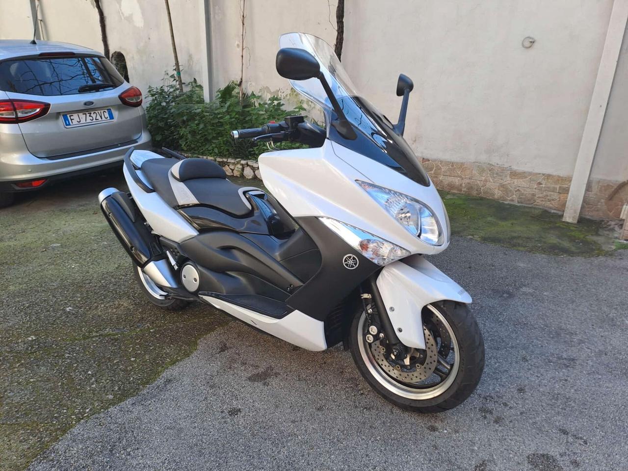 Yamaha T Max White Max