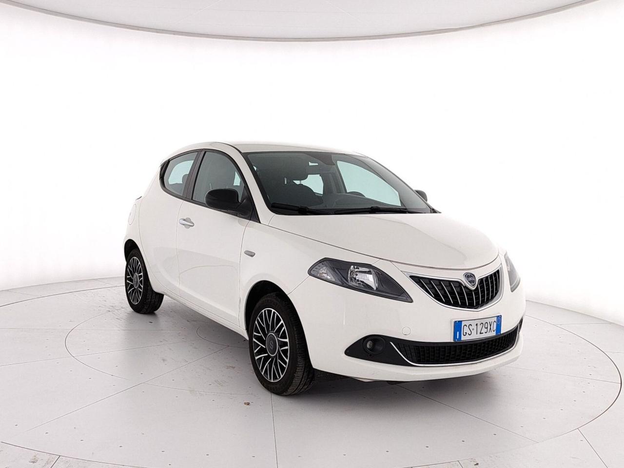 Lancia Ypsilon 1.0 FireFly 5 porte S&S Hybrid Platino