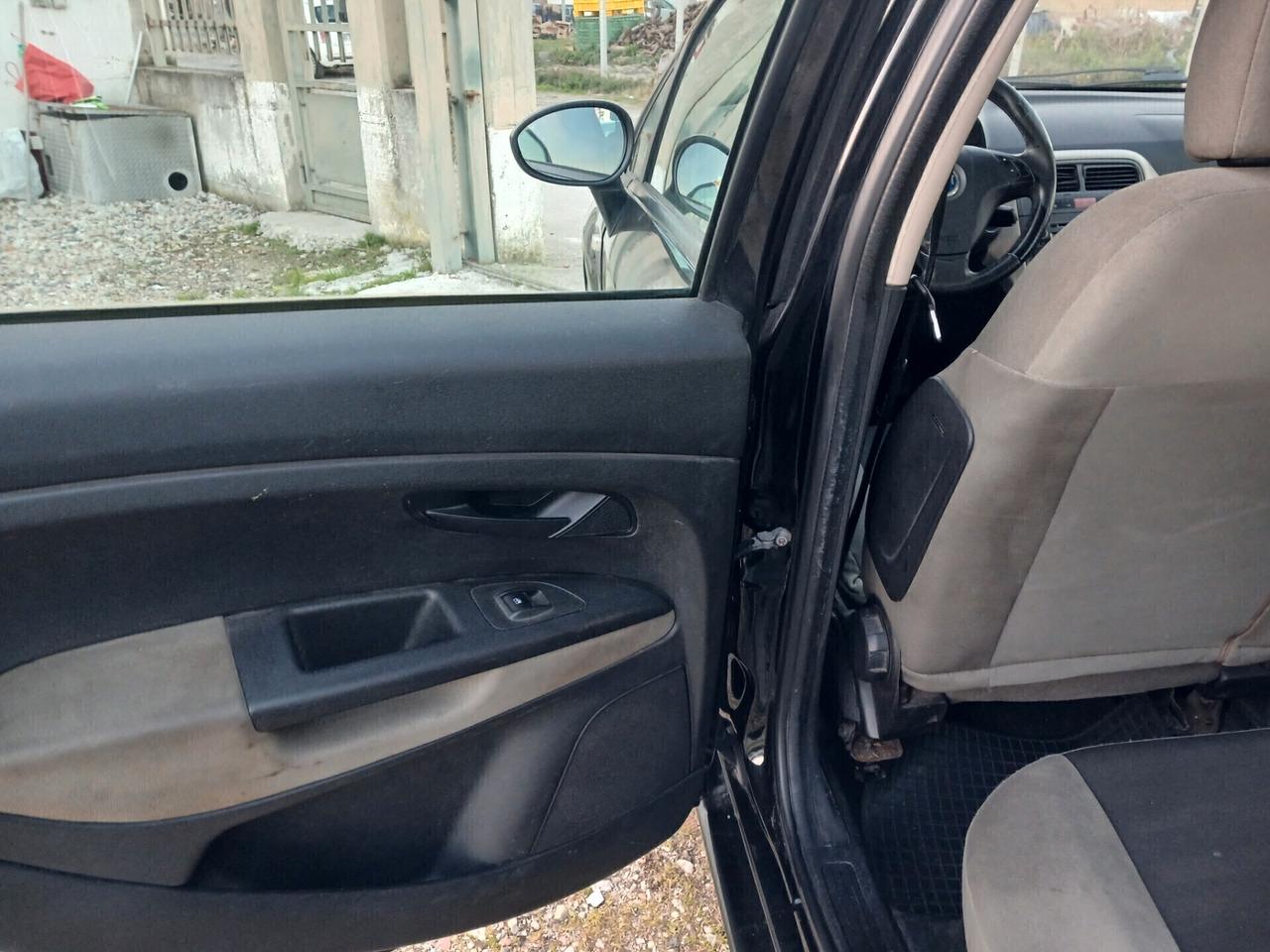 Fiat Grande Punto 1.3 MJT 90 CV 5 porte Emotion