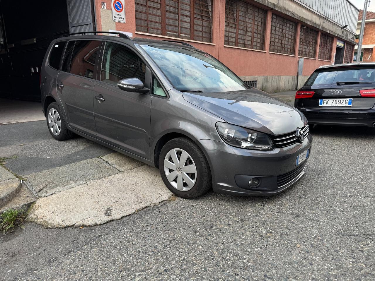 VOLKSWAGEN Touran 1.6 TDI 105 CV 7 POSTI