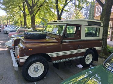 Land Rover Defender 88