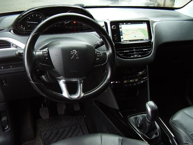 Peugeot 2008 PureTech Turbo NEOPATENTATI