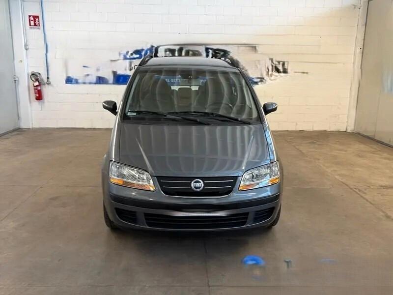Fiat Idea 1.4 16V Emotion