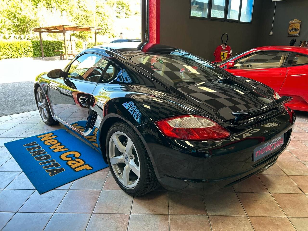 Porsche Cayman 2.7