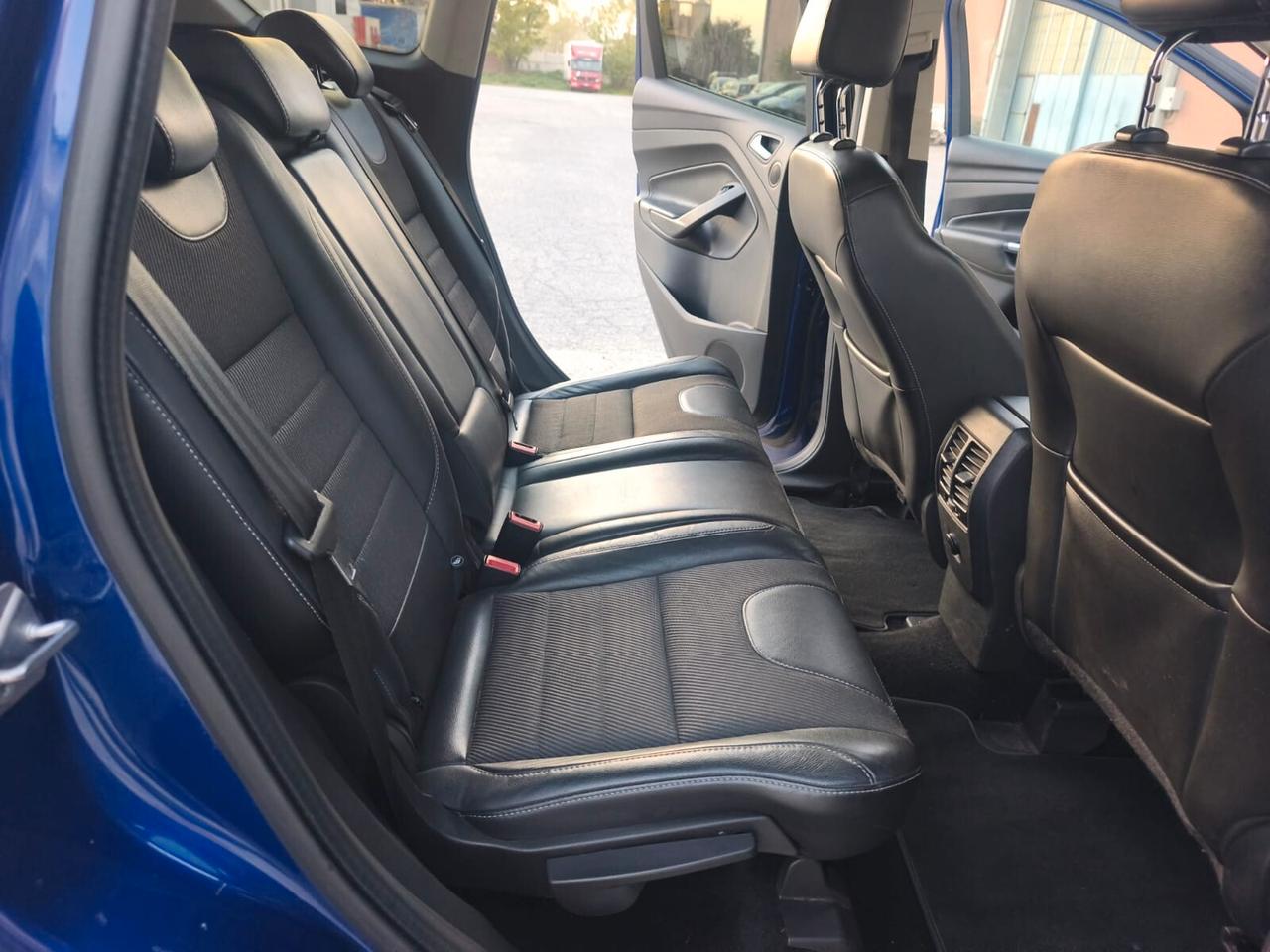 Ford Kuga 2016---1.5 Benzina