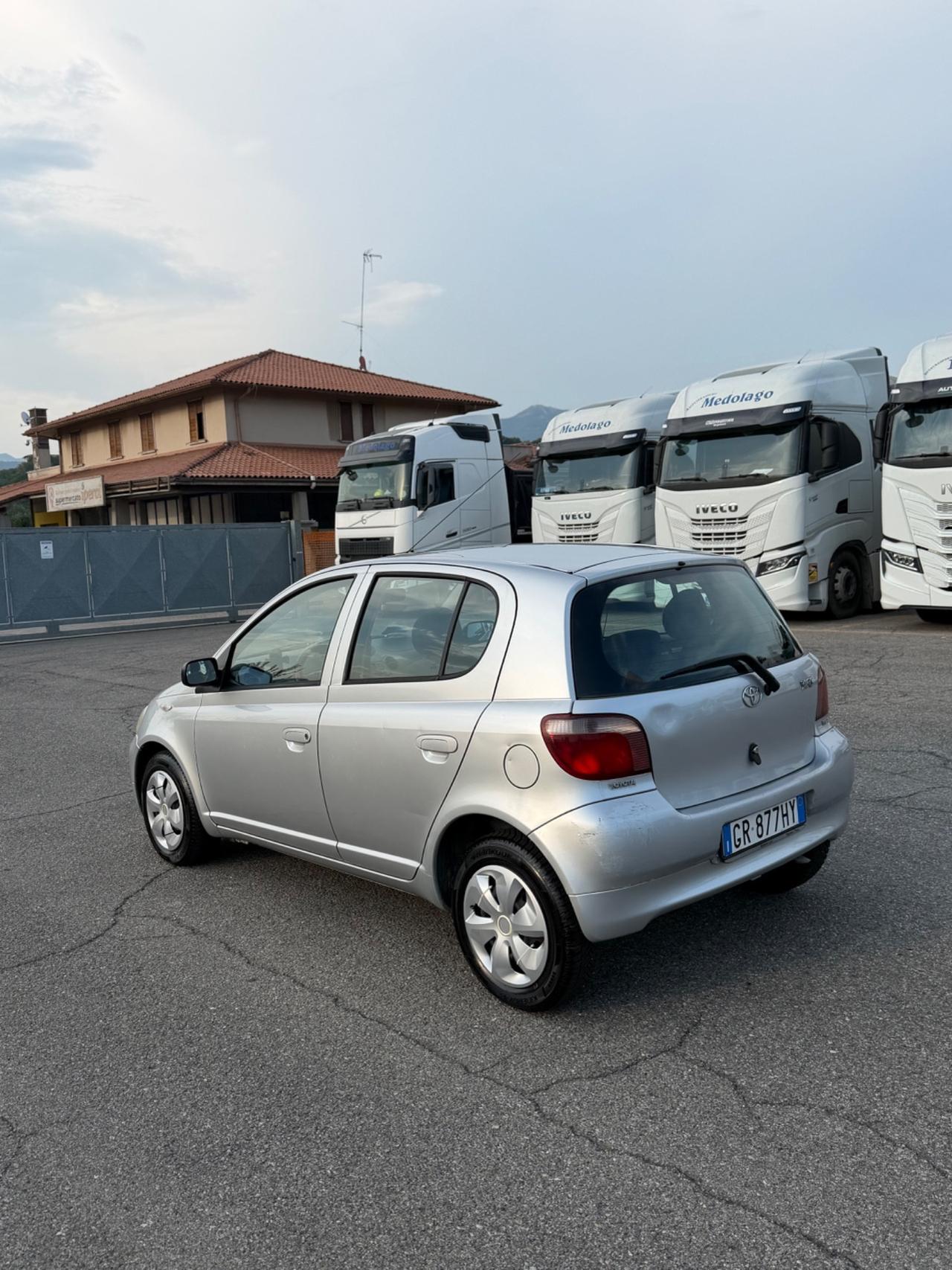 Toyota Yaris 1.0i 16V cat 5 porte