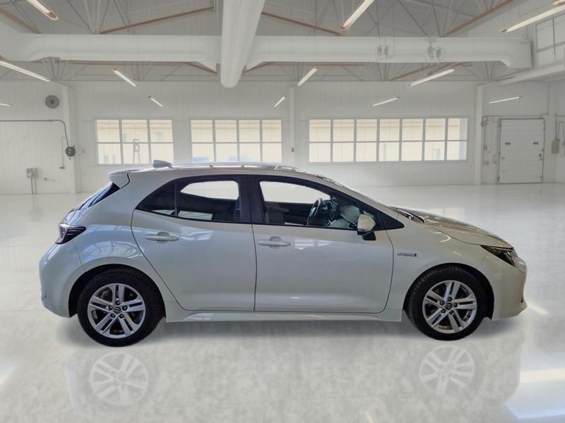 TOYOTA COROLLA 1.8 HYBRID BUSINESS AUTO 5 PORTE BERLINA