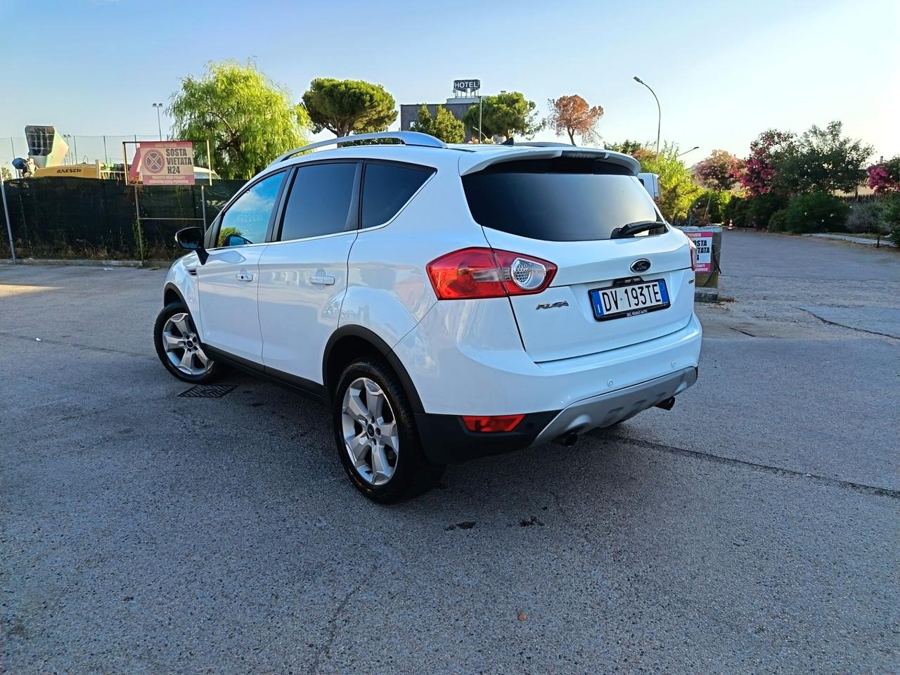 Ford Kuga 2.0 4X4 NEOPATENT FULL OPTIONAL PERFETTA