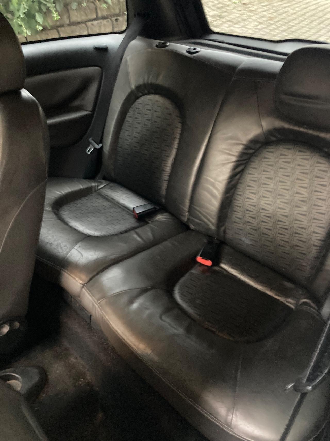 Lancia Ypsilon 1.3 MJT 75 CV Versus