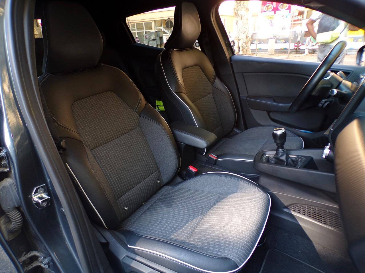 RENAULT CLIO INTENS 1 PROPRIETARIO | 85.500 KM | NOV.2019 BOOK SERVICE RENAULT | NEOPATENTATI