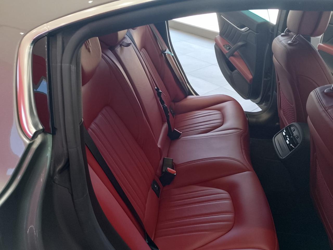 Maserati Ghibli L4 330 CV MHEV Granlusso INTERNO ROSSO CARTIER