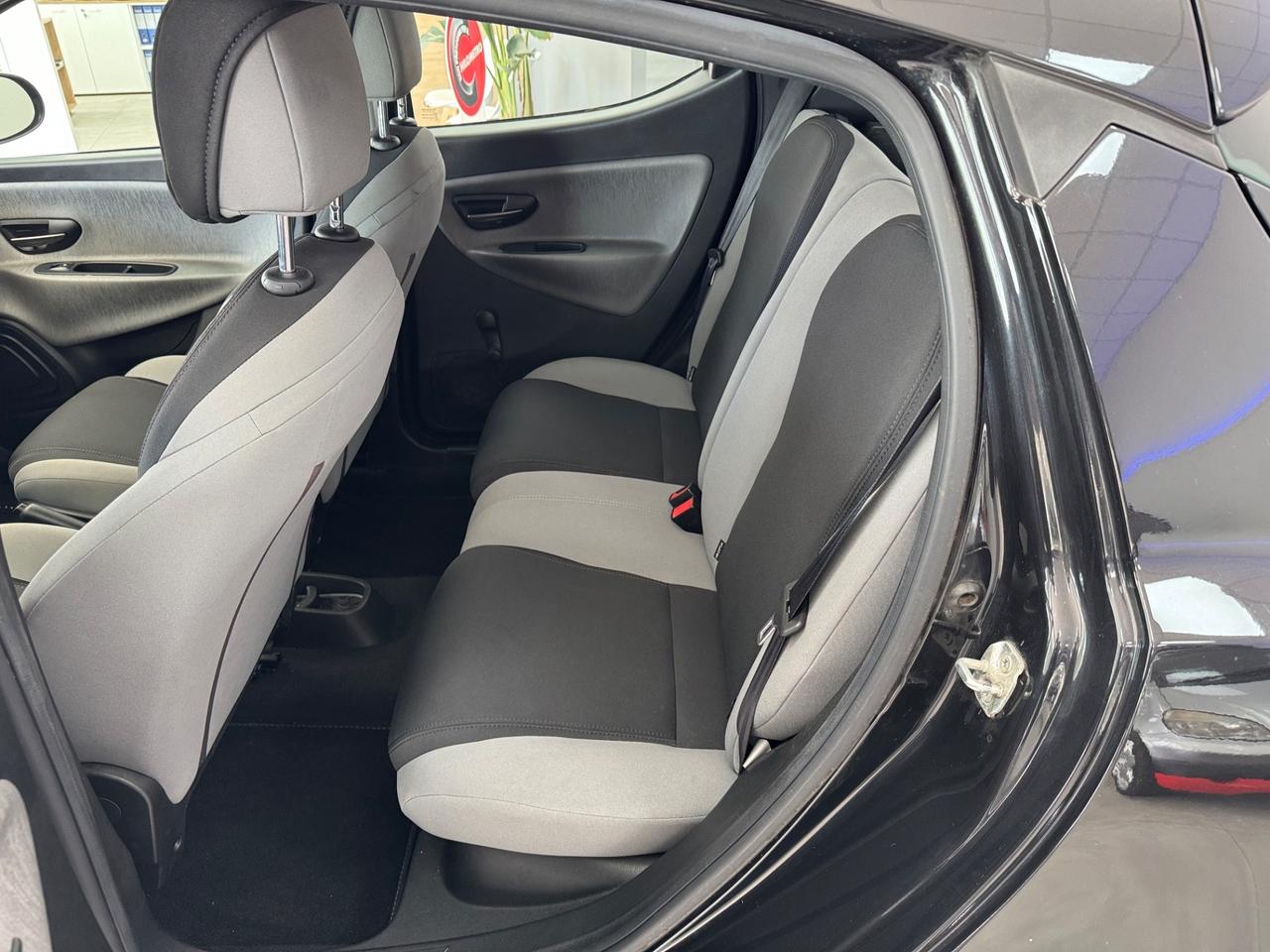 Lancia Ypsilon 0.9 TwinAir 85 CV 5 porte S&S Silver