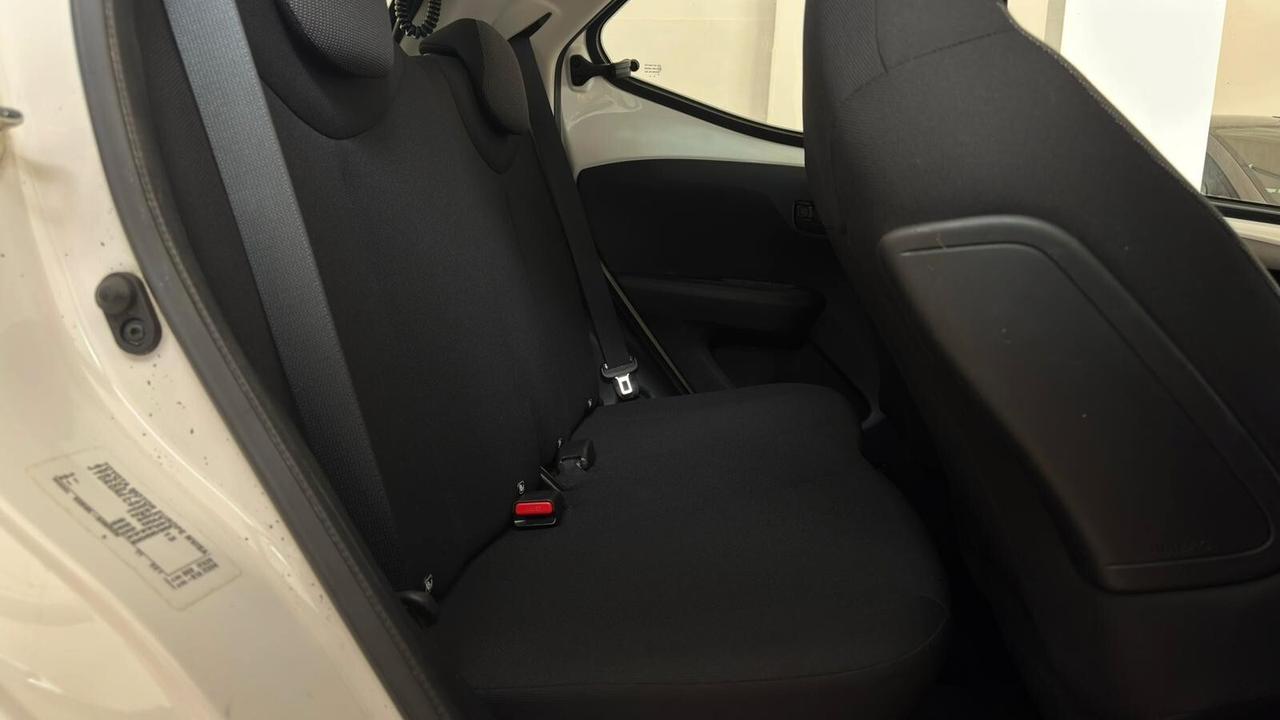 Toyota Aygo Connect 1.0 VVT-i 72 CV 5 porte x-fun
