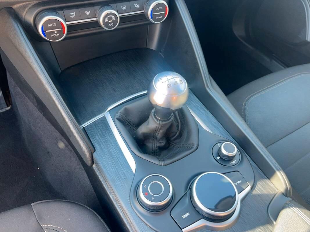 Alfa Romeo Giulia 2.2 t Business 160cv my19