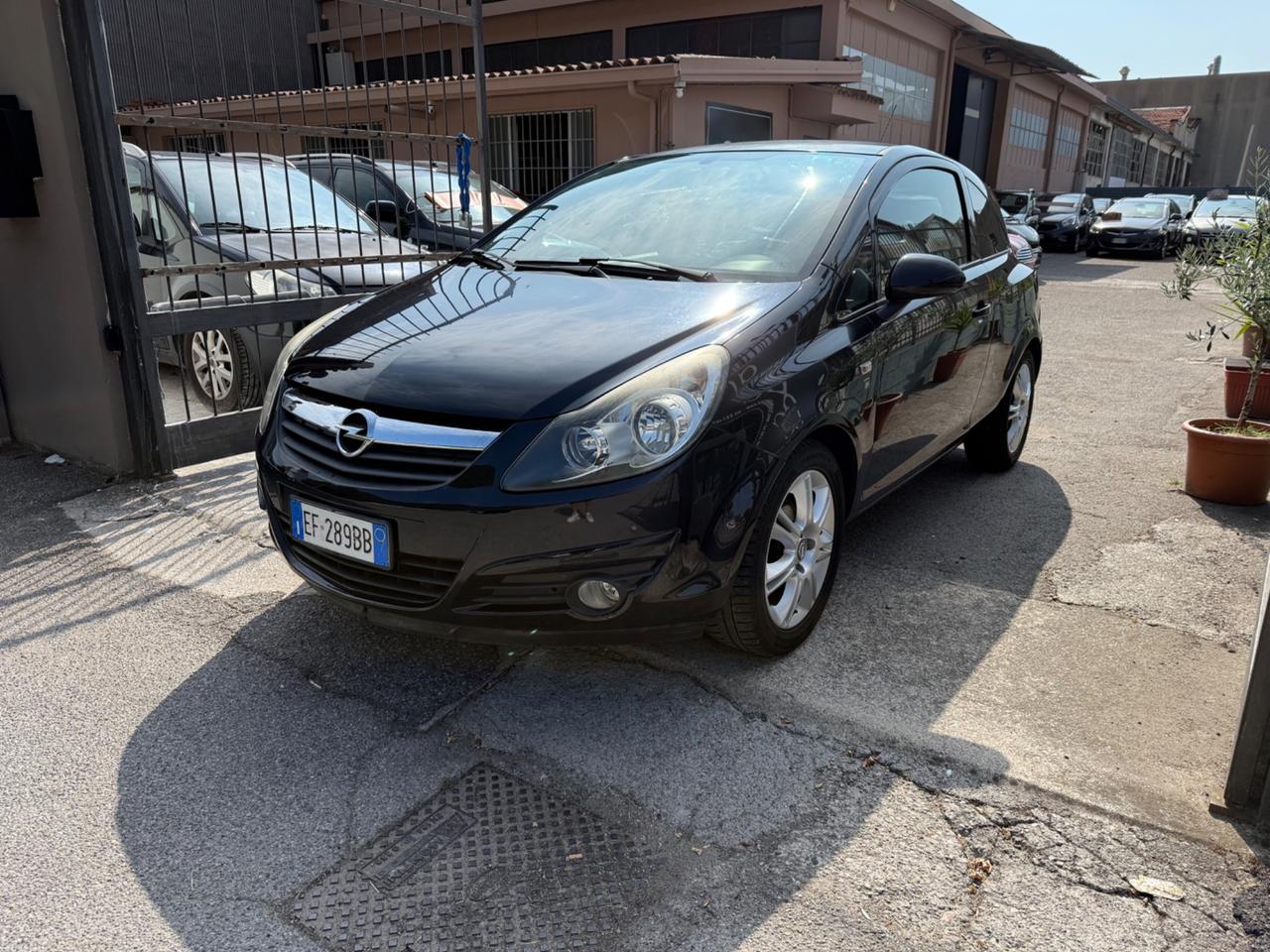 Opel Corsa 1.2 5 porte Cosmo