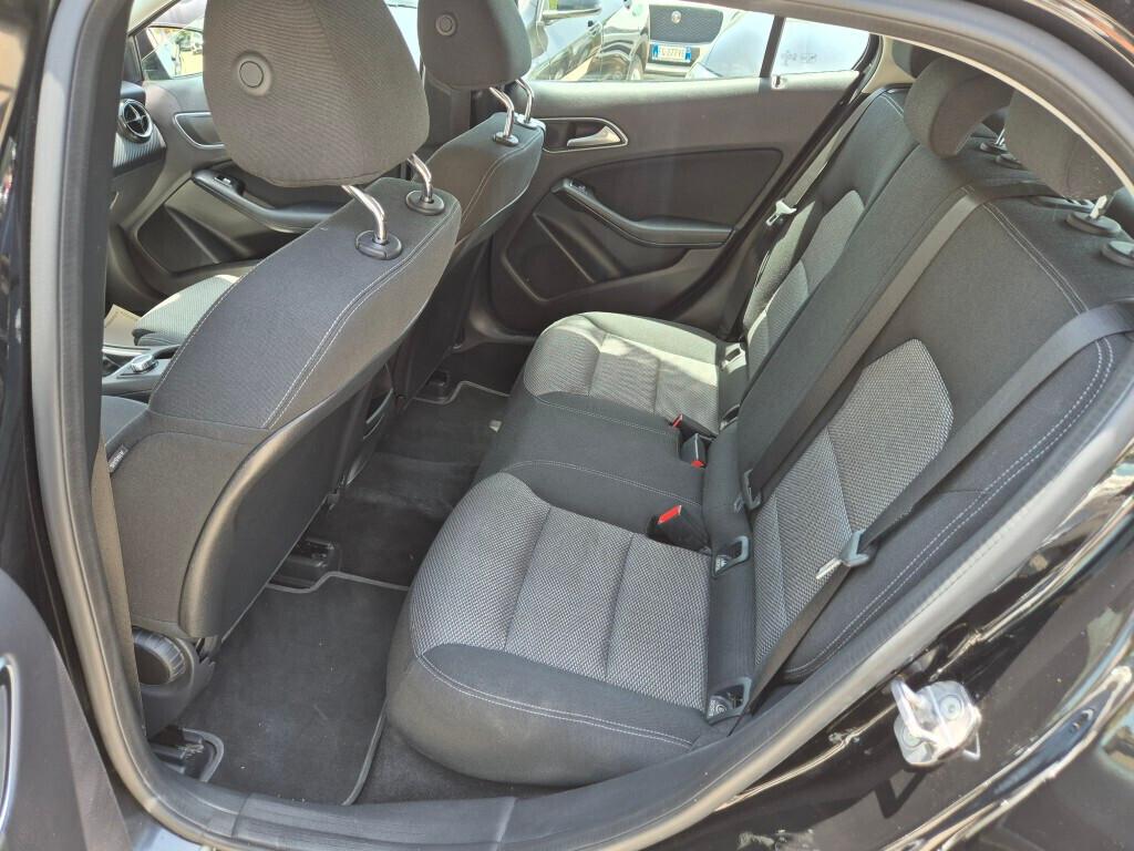 Mercedes GLA 180 d Manuale NAVI LED