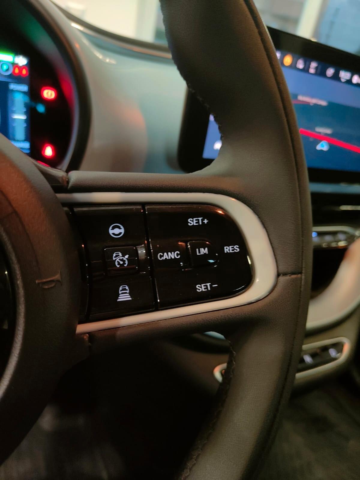 Fiat 500e Berlina 42 kWh La Prima