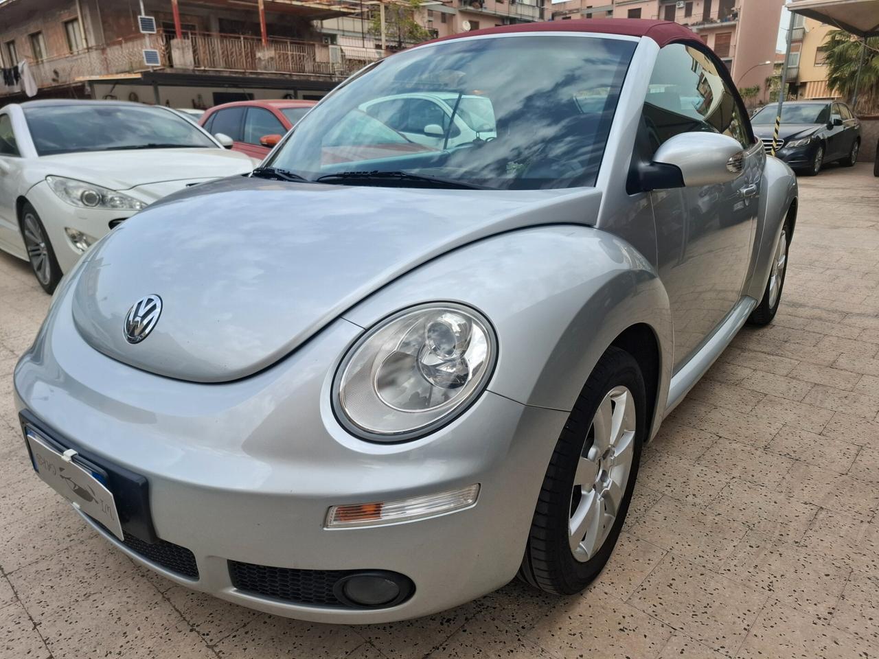 Volkswagen New Beetle Cabriolet - 1.4-16V Highline