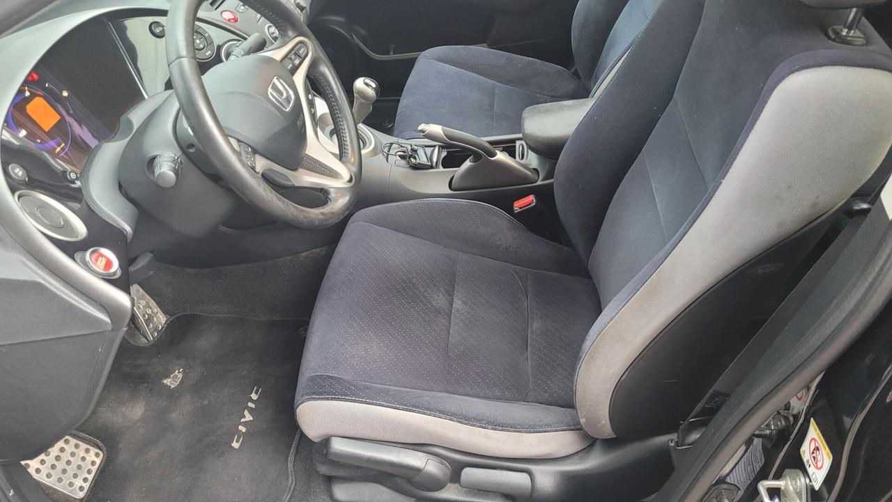 Honda Civic 2.2 i-CTDi 5p. Exclusive