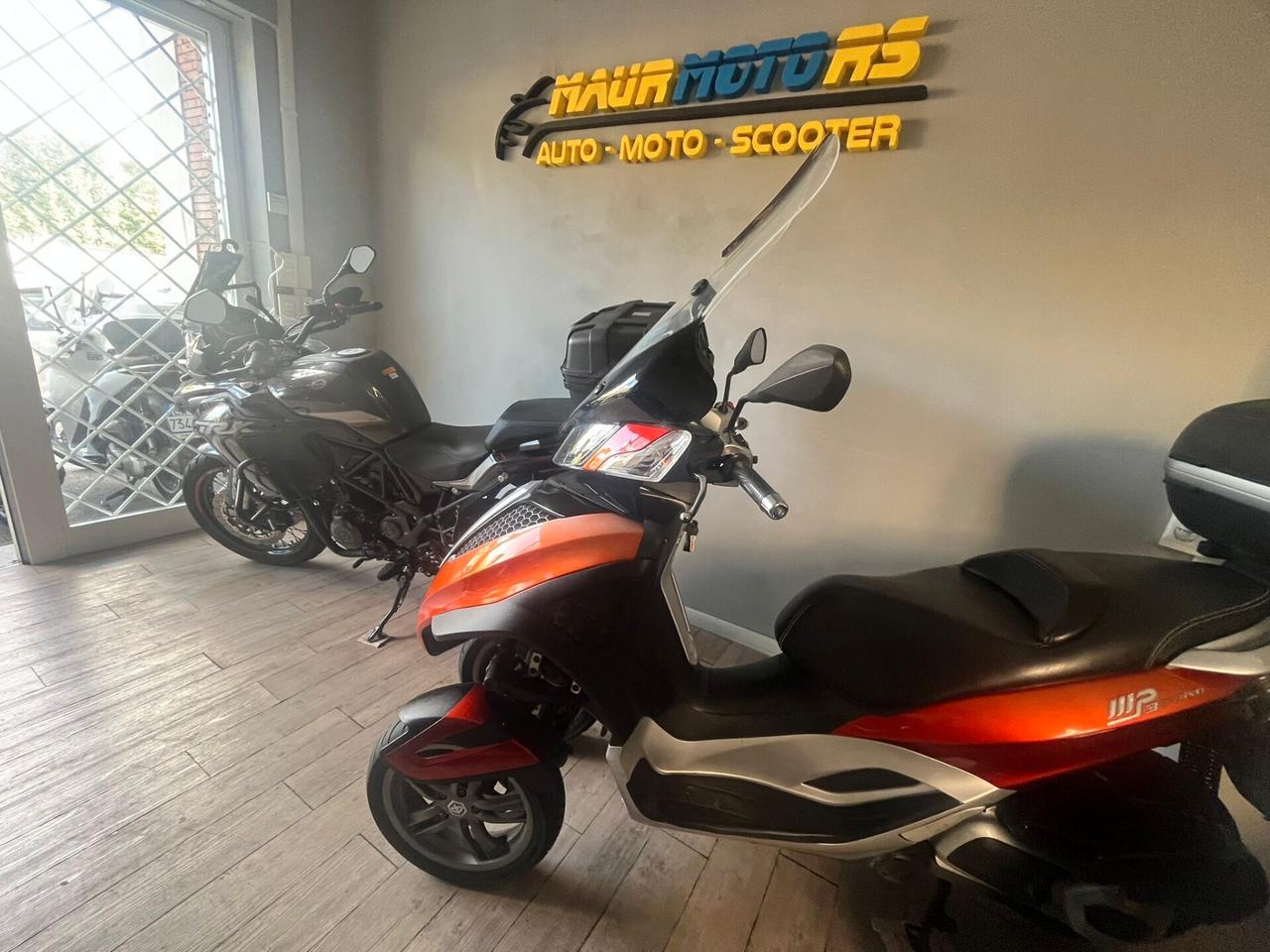 PIAGGIO MP3 300