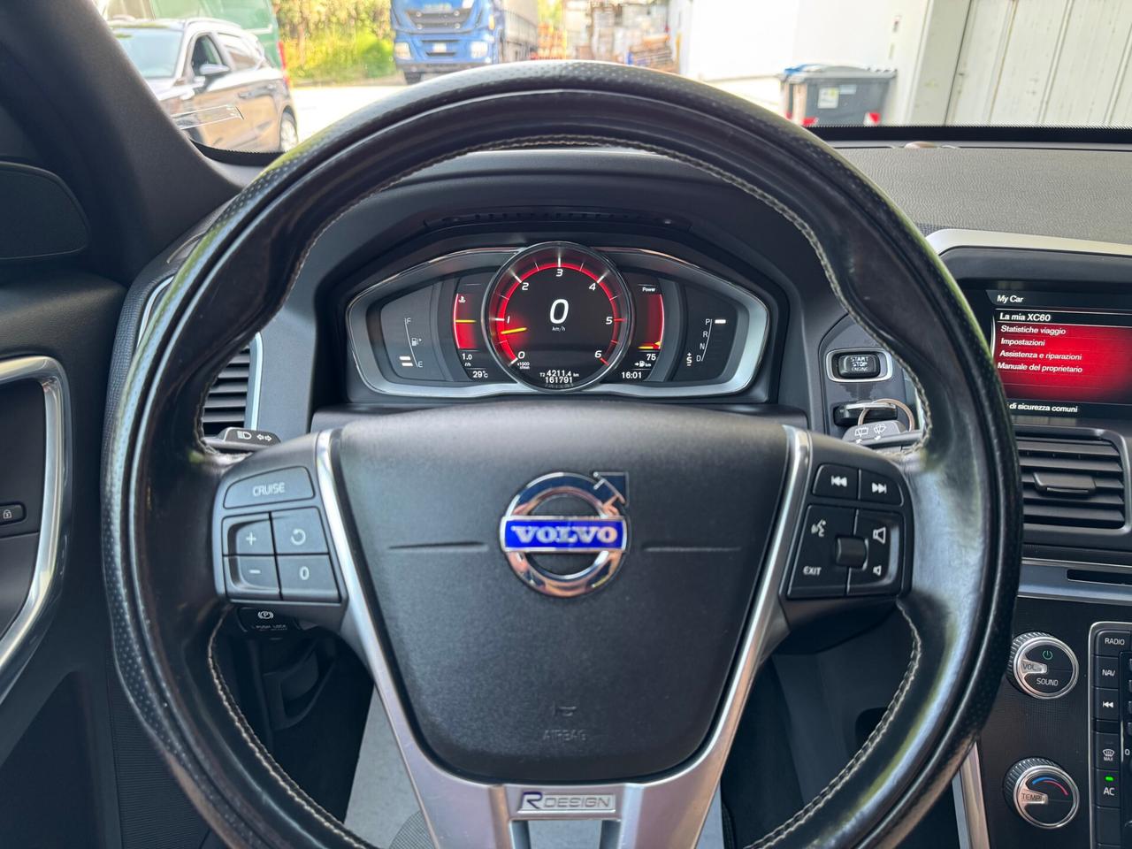 Volvo XC 60 2.4 d4 R-design AWD Gear GARANZIA24MESI