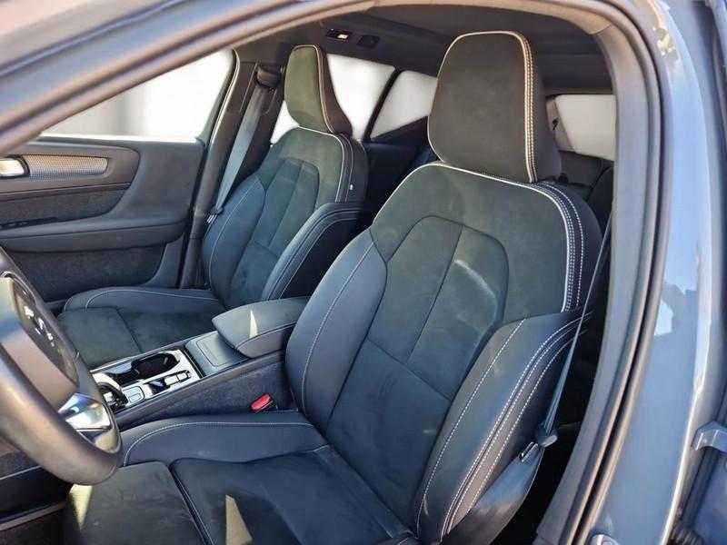 VOLVO XC40 B4 AWD automatico Ultimate Bright