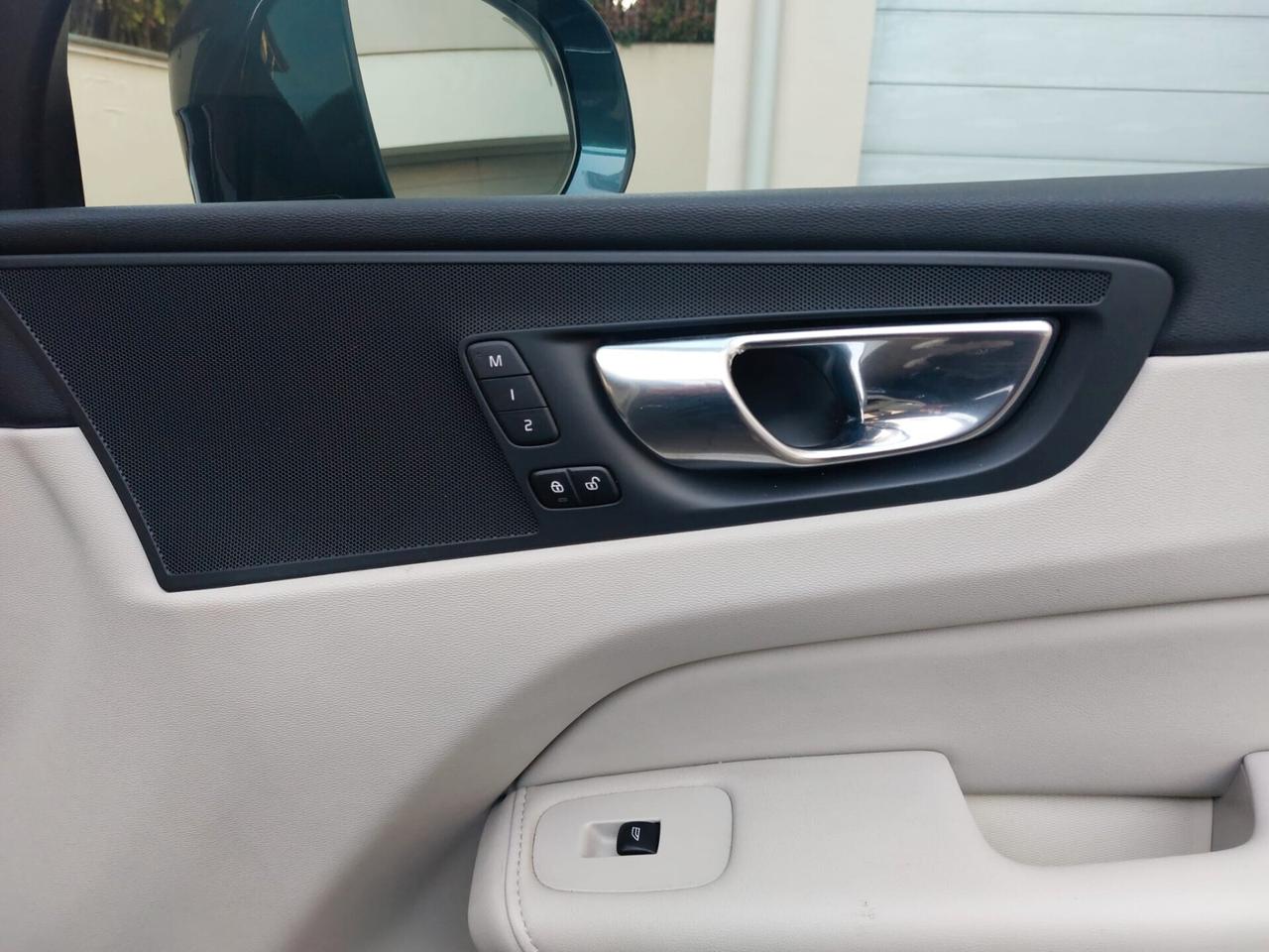 Volvo XC 60 XC60 2.0 b4 Plus Bright awd auto