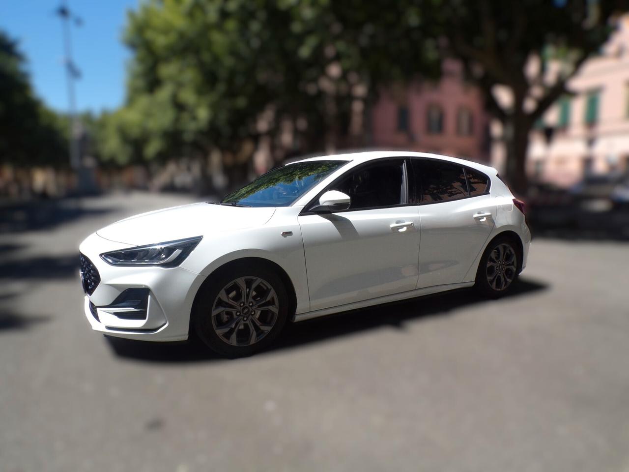AUTO FORD FOCUS 5P DEL 05.2025 14.500 KM MOTORE 1.0 ECOBOOST ST-LINE X 125CV