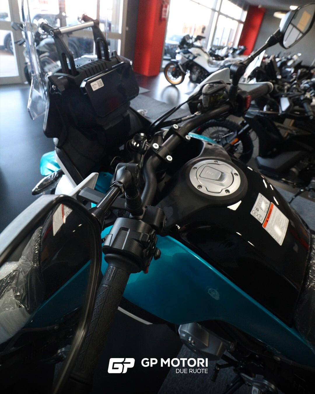 Cf Moto 450MT BLUE ZEPHYR DEMO
