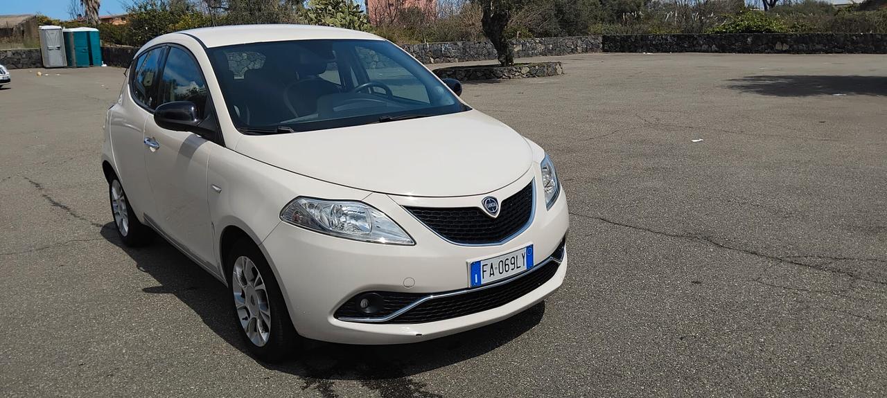 Lancia Ypsilon 1.3 MJT 16V 95 CV 5 porte S&S Gold