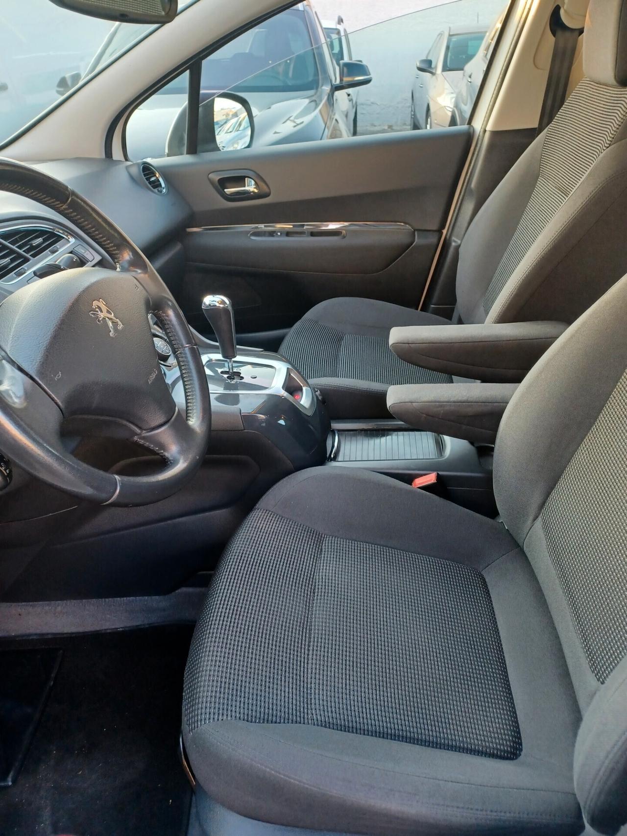 Peugeot 5008 1.6 HDi 115CV Allure 7 POSTI