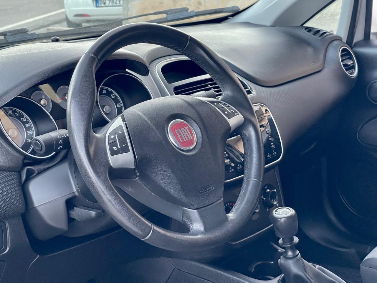 Fiat Punto 1.2 benzina 2017 - NEOPATENTATI