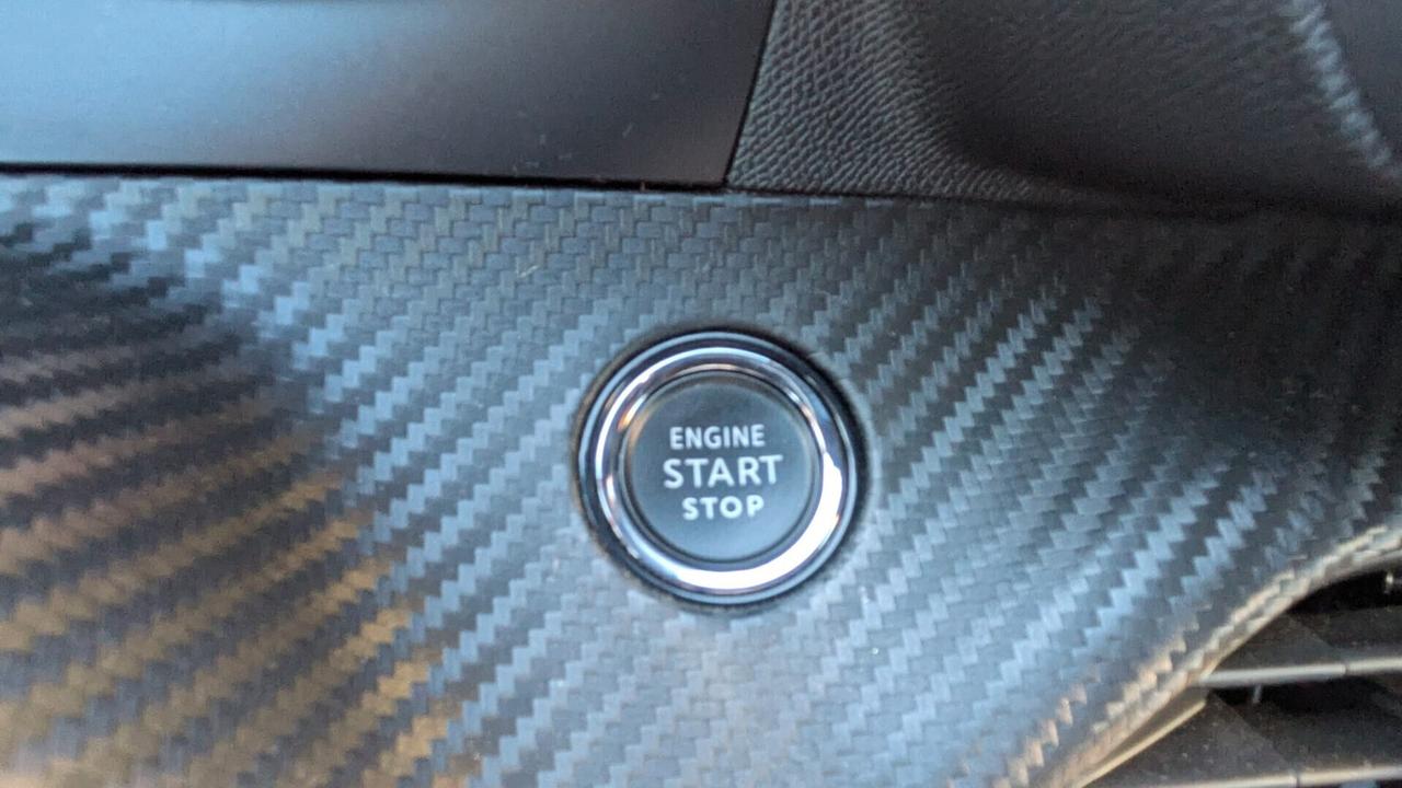 Peugeot 2008 MOTORIZZAZIONE DIESEL BlueHDi 130 S&S EAT8 Allure