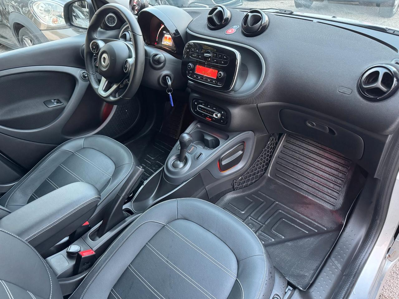 Smart ForFour 70 1.0 twinamic Prime LED PELLE