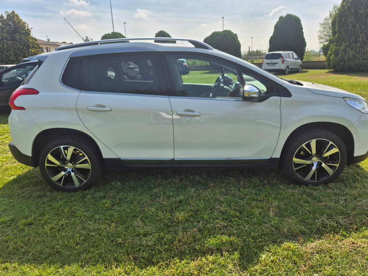 Peugeot 2008 120cv Outdor Adatta Neopatentati