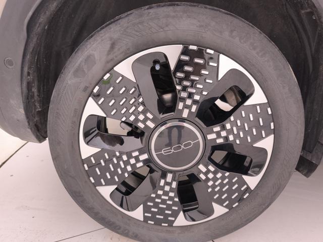 FIAT 600 1.2 hybrid La Prima 110cv auto