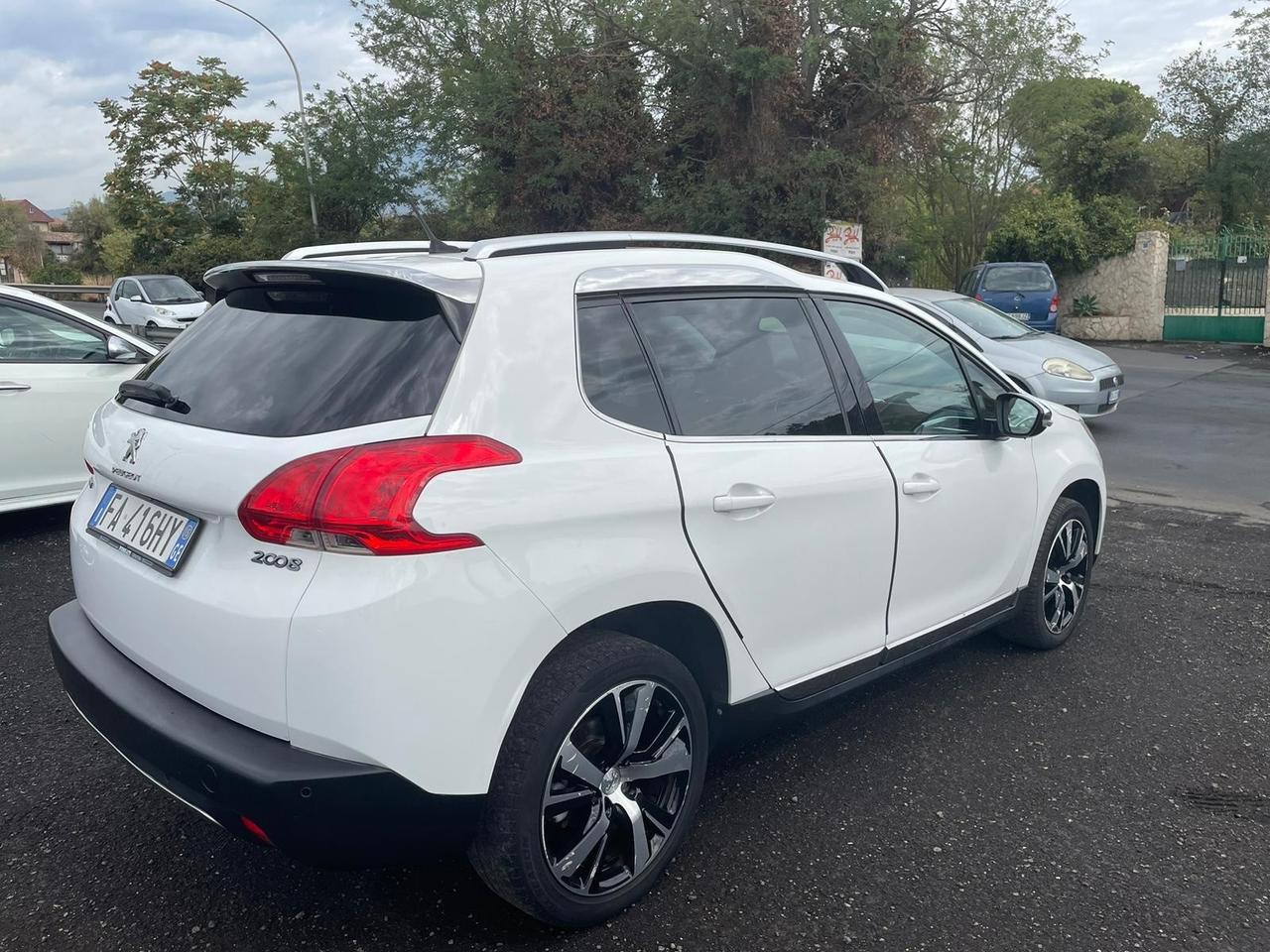 Peugeot 2008 BlueHDi 100 Allure