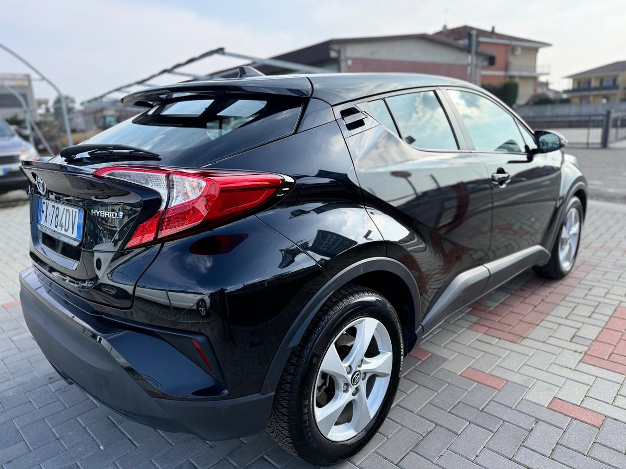 Toyota C-HR 1.8 Hybrid E-CVT Style+