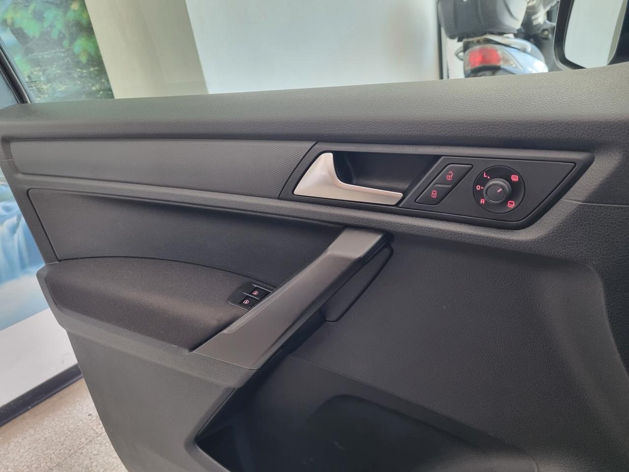 Volkswagen Caddy 1.4 TGI FRONT ASSIST, NAVI, APP CONNECT