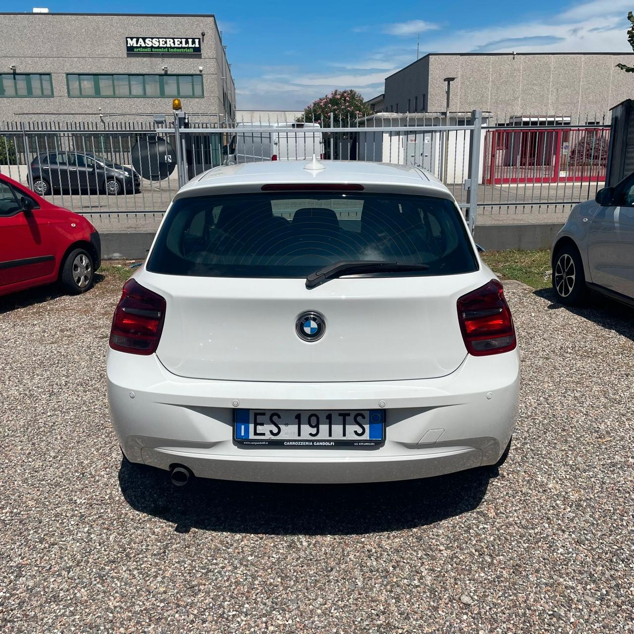 Bmw 114 114i 3p. Joy