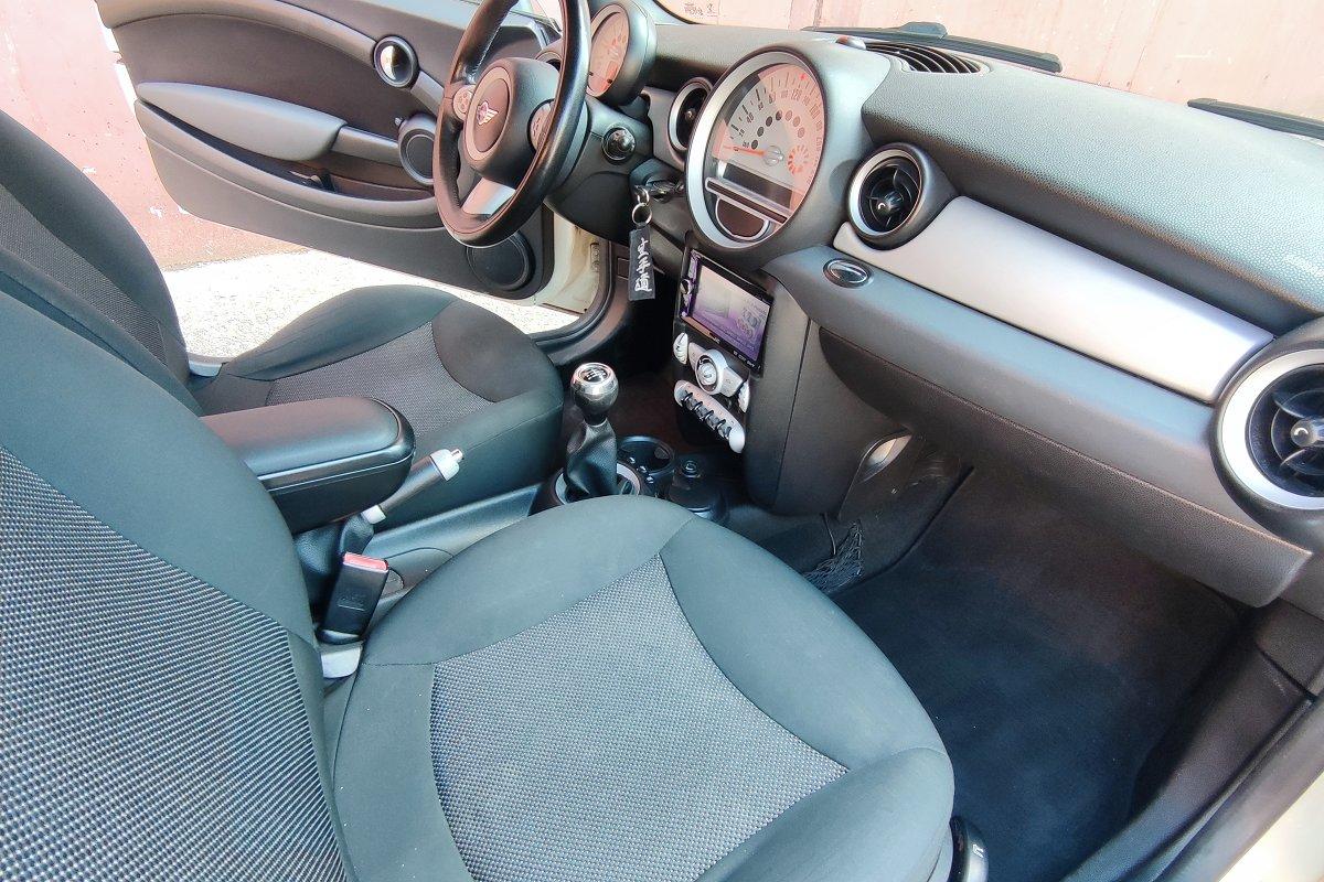 MINI Mini 1.6 16V Cooper D