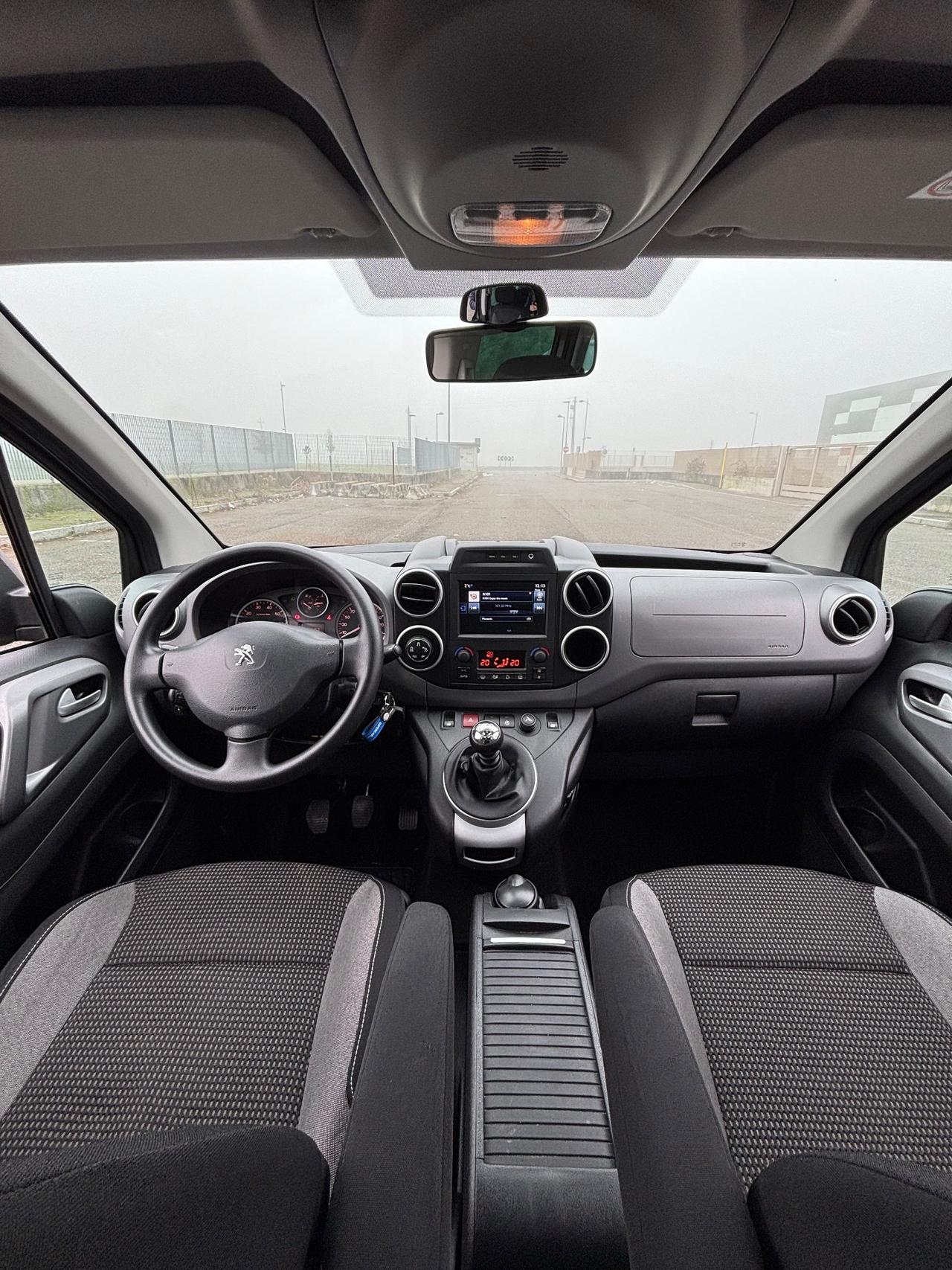 Peugeot Partner Tepee BlueHDi 120 S&S Outdoor