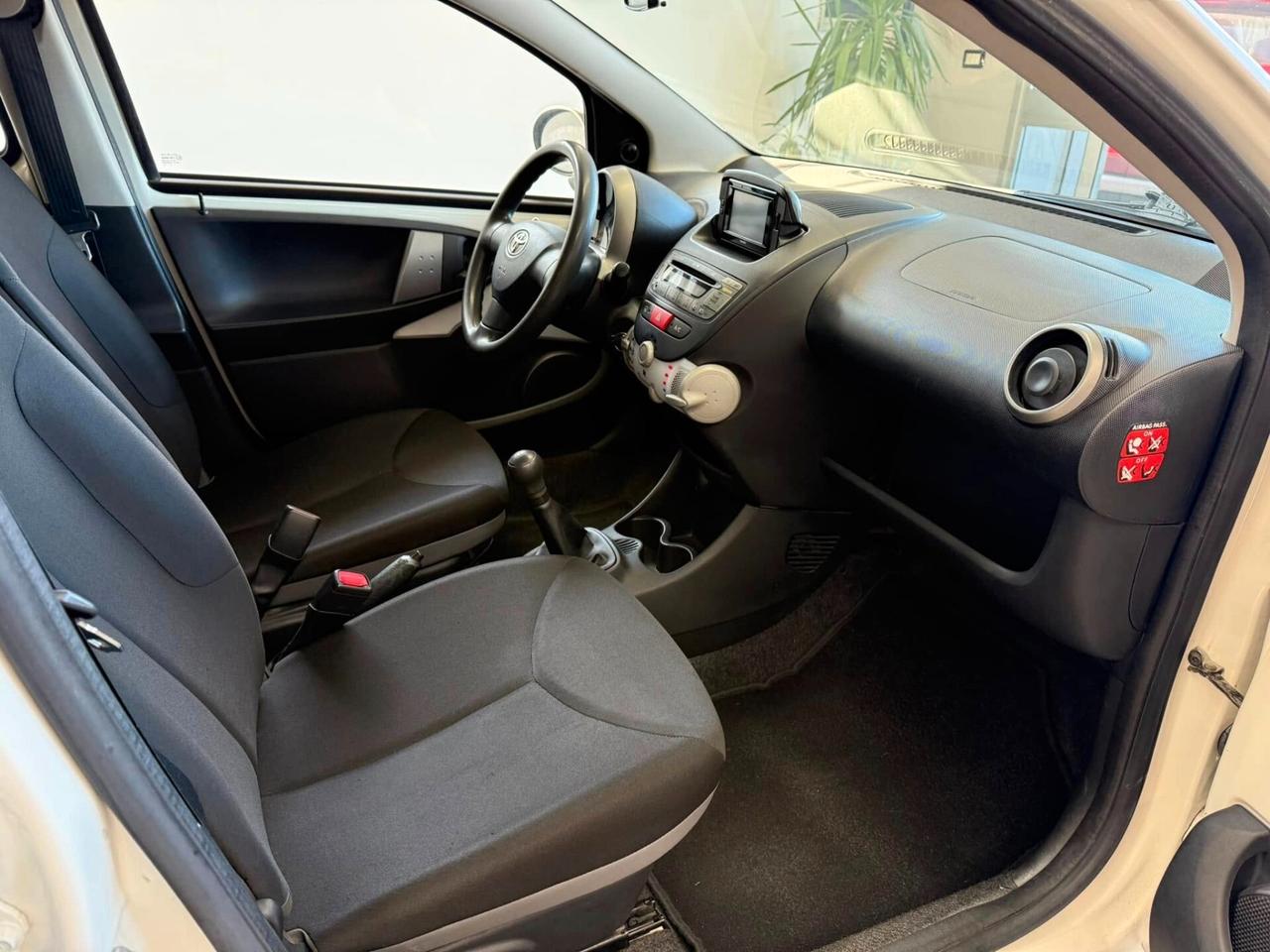 Toyota Aygo 1.0 12V VVT-i 5 porte Lounge Connect