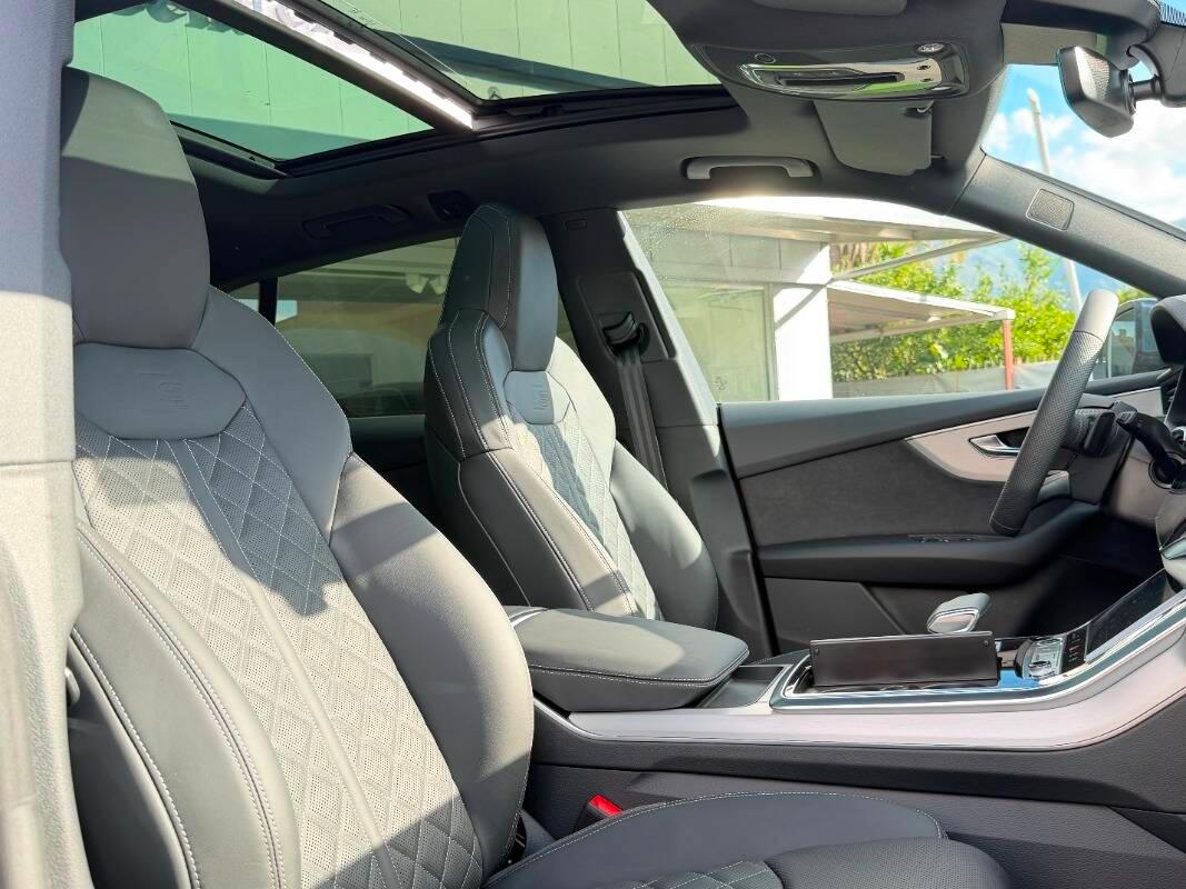 Audi Q8 3.0 tdi 286cv S line quattro Tetto Valcona Ventilati