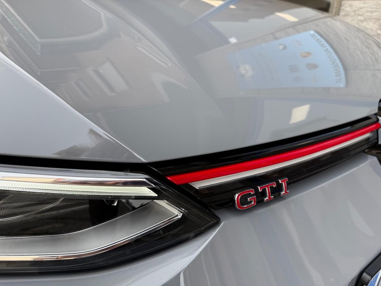 Volkswagen Golf GTI 2.0 TSI DSG PERFORMANCE