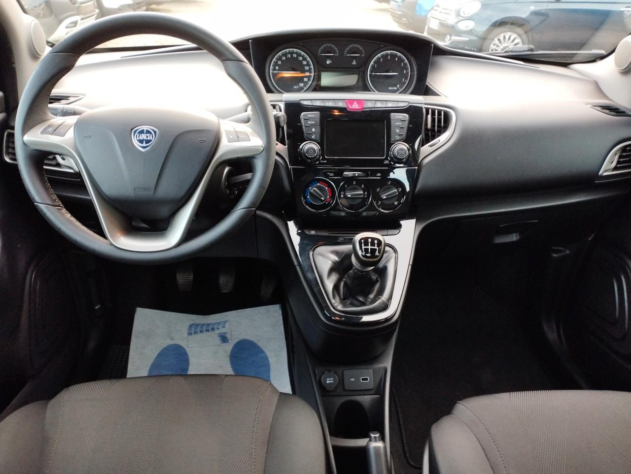 Lancia Ypsilon 1.2 69 CV 5 porte Gold