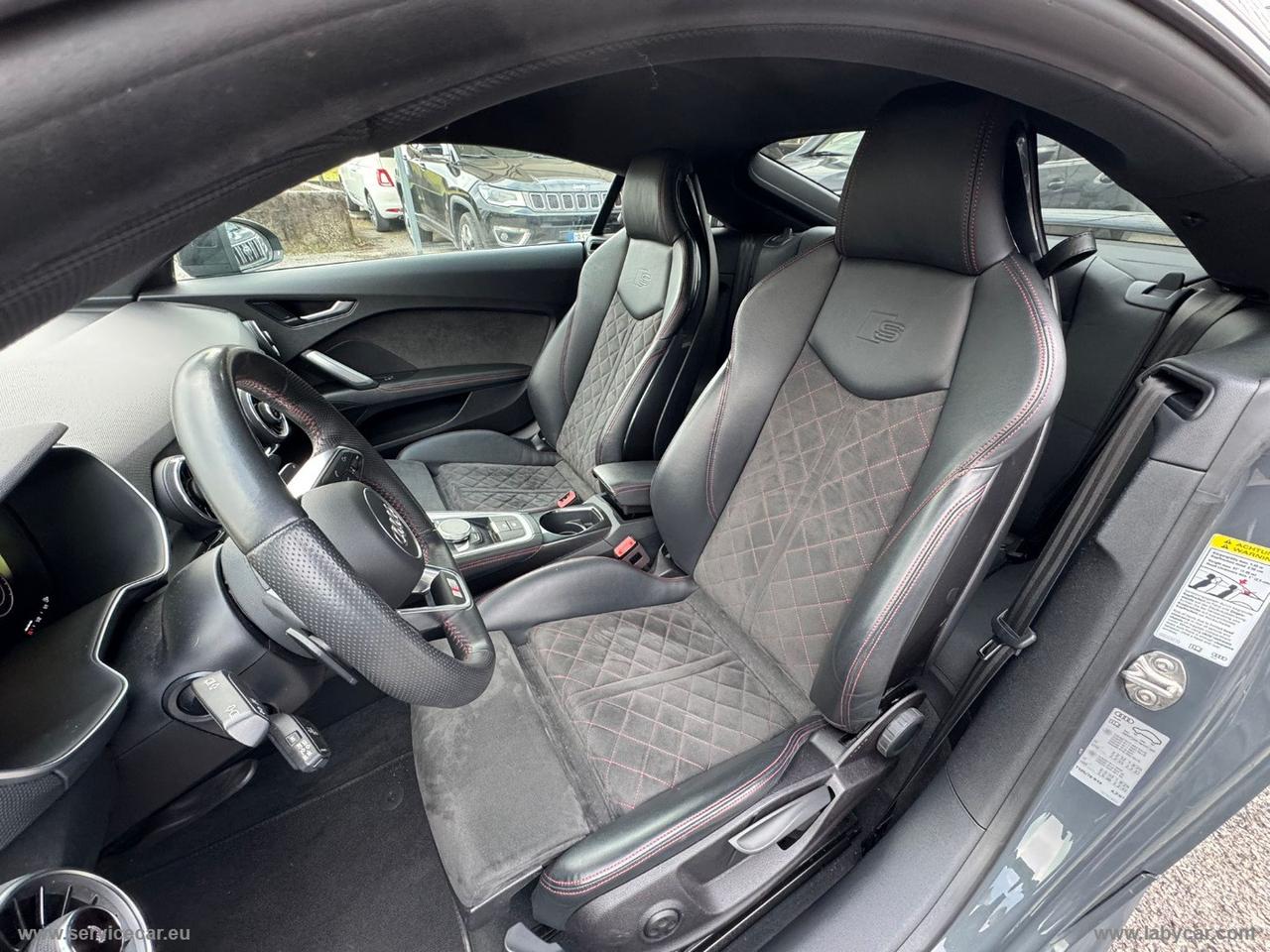 AUDI TT Coupé 40 TFSI S tr COMPETITION