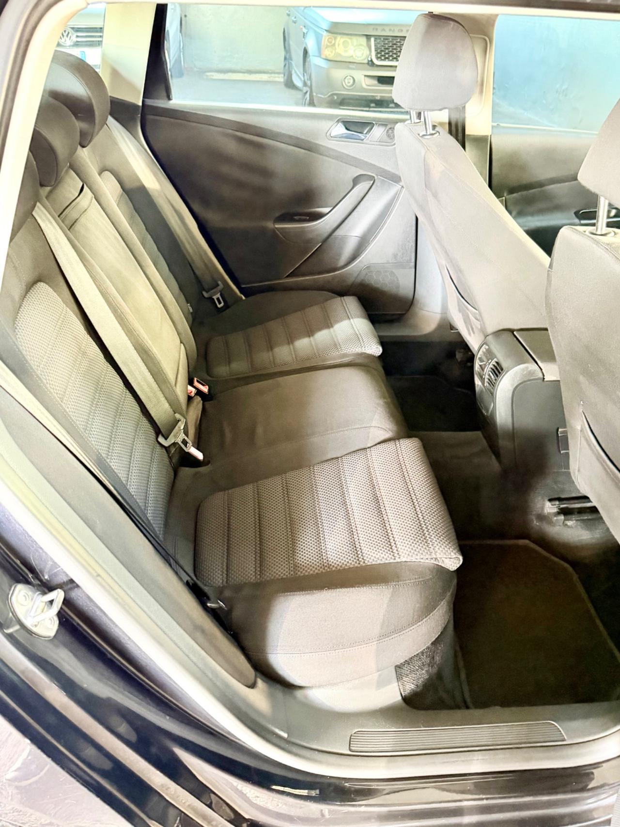 Volkswagen Passat 2.0 TDI DPF Var. Highline